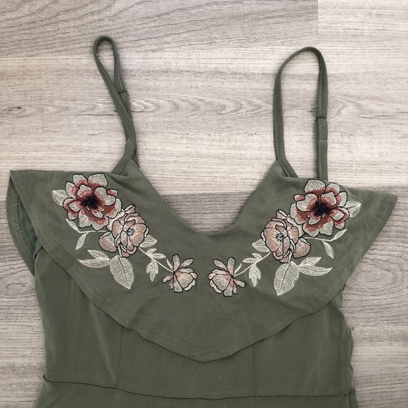 Green Flowy Mini Dress - Picture 2 of 5